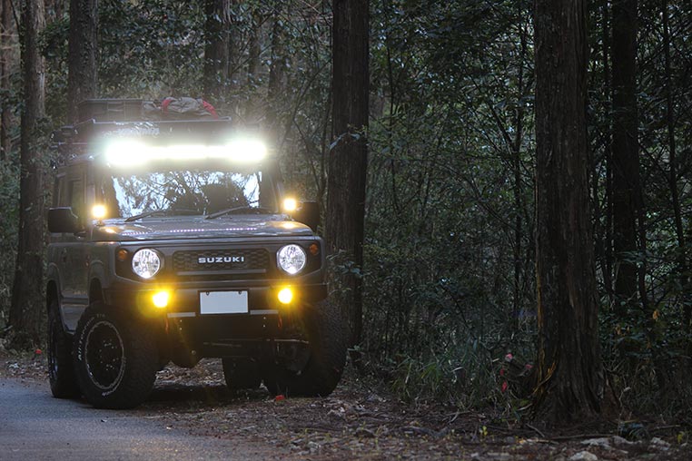 暗い林道を照らすipfのライトバー Ogcデモカーで その威力を実感する