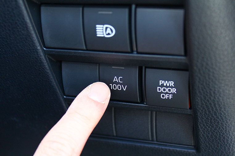 AC100V・1500Wコンセントのスイッチをオンにする