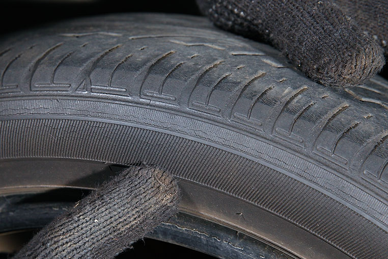 タイヤ交換時期は どこで判断するべきか 判断材料を整理